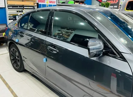 BMW 330e 크롬죽이기: 블랙 랩핑으로 완성된 다크한 매력 [고양/일산/파주 랩핑]🚖✨ / 고양 일산 덕양구