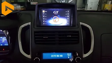트랙스 네비게이션 상단 매립과 함께 후방카메라 시공 / 청주 신봉동