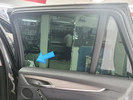 [서울 BMW X5 레이노]옆유리 1장 필름 찢어짐 손상 썬팅 작업