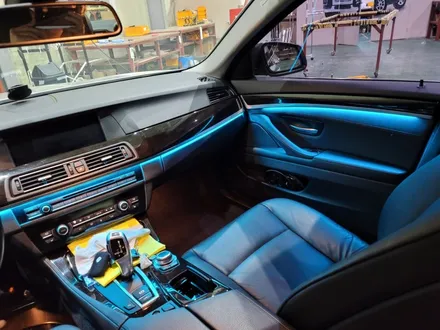 bmw 520d 엠비언트로 f10 순정 무드등 더욱 고급스럽게! / 전주 덕진구 장동