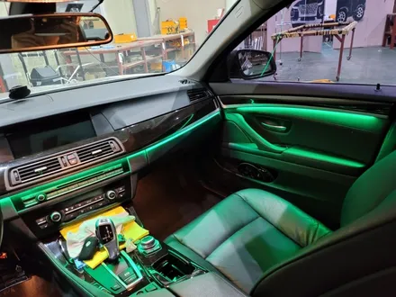 bmw 520d 엠비언트로 f10 순정 무드등 더욱 고급스럽게! / 전주 덕진구 장동
