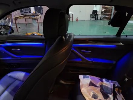 bmw 520d 엠비언트로 f10 순정 무드등 더욱 고급스럽게! / 전주 덕진구 장동