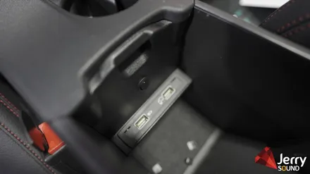 벤츠 X156 GLA45 AMG 안드로이드 시스템과 브로딧거치대