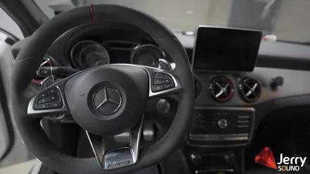 벤츠 X156 GLA45 AMG 안드로이드 시스템과 브로딧거치대