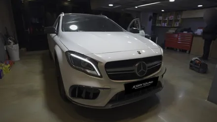 벤츠 X156 GLA45 AMG 안드로이드 시스템과 브로딧거치대