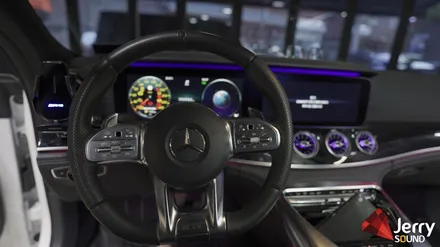 벤츠 AMG GT 4도어 차량용 무선충전기와 카플레이 연동