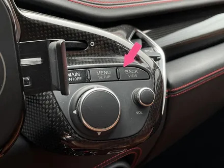 자동차 실내 버튼, 내장재끈적임 복원 페라리 458 이탈리아 / 과천 삼부골로