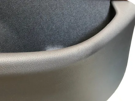 BMW 5시리즈 승하차시 도어트림이 발로 차이며 생기는 우레탄 찍힘, 뜯김 복원 / 과천 삼부골로