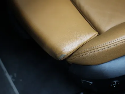 BMW Z4 타고 내리며 발생한 운전석 가죽시트 손상,  가죽복원 후기 입니다 / 과천 삼부골로
