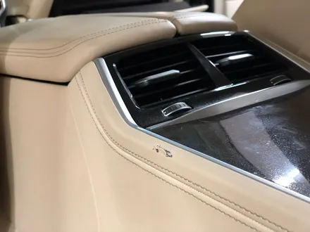 자동차 실내복원 BMW 7시리즈 2열에 물건을 싣다 생긴 가죽찢어짐 복원 / 과천 삼부골로