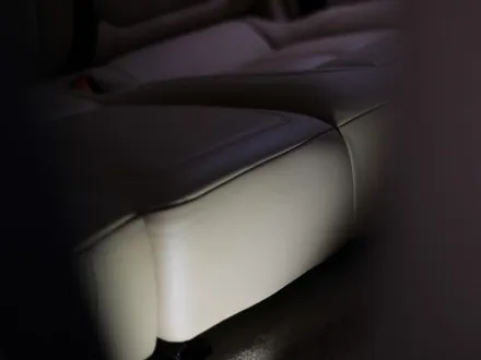 포르쉐 카이엔 20cm 가량 찢어진 2열 시트 가죽 복원 / 과천 삼부골로