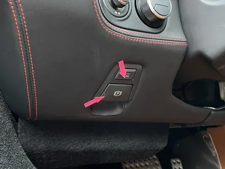 자동차 실내 버튼, 내장재끈적임 복원 페라리 458 이탈리아 / 과천 삼부골로