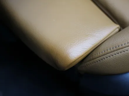 BMW Z4 타고 내리며 발생한 운전석 가죽시트 손상,  가죽복원 후기 입니다 / 과천 삼부골로