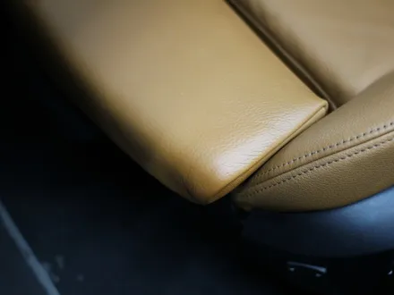 BMW Z4 타고 내리며 발생한 운전석 가죽시트 손상,  가죽복원 후기 입니다 / 과천 삼부골로