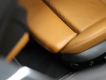 BMW Z4 타고 내리며 발생한 운전석 가죽시트 손상,  가죽복원 후기 입니다 / 과천 삼부골로