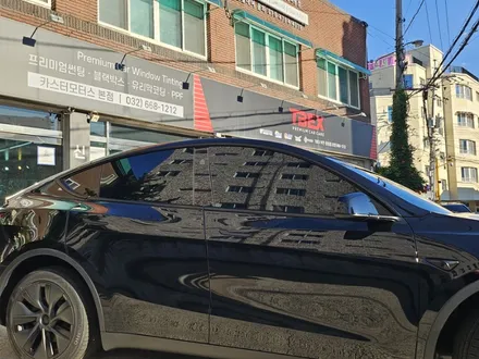 테슬라 모델Y 썬팅 레거시 핀 취향에 맞는 진한 컬러 / 경기 부천
