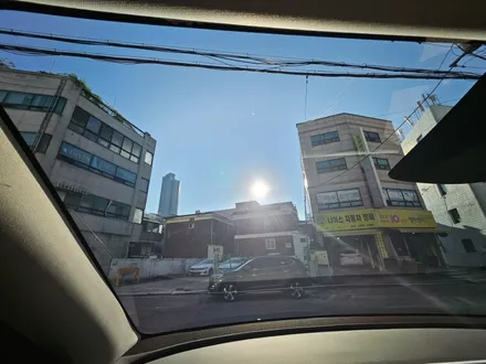 테슬라 모델Y 썬팅 레거시 핀 취향에 맞는 진한 컬러 / 경기 부천