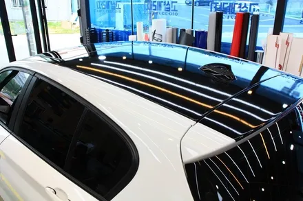 안성랩핑 BMW 118D 루프스킨 및 앞범퍼 그릴 포인트 랩핑 / 안성시 원곡면