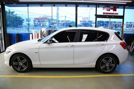 안성랩핑 BMW 118D 루프스킨 및 앞범퍼 그릴 포인트 랩핑 / 안성시 원곡면