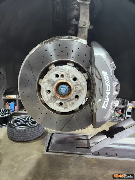 [부산휠도색][휠마스터] 벤츠 E63 AMG 블랙유광 휠도색 및 캘리퍼 도색 / 부산 해운대 송정동