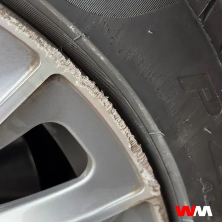 [부산휠복원][부산휠수리] BMW 750i 다이아몬드컷팅 휠복원 / 부산 해운대 송정동