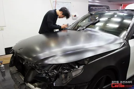 BMW 528i 사틴블랙 전체랩핑 시공, 자동차랩핑 전문 장안동 코션 / 동대문,광진구,중랑구