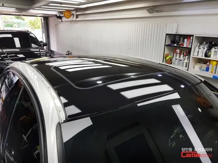 흰 차라면 필수! 자동차 루프스킨, BMW 3시리즈 3M 1080 유광블랙 루프스킨 시공 - 장안동 코션 코리아 / 동대문,광진구,중랑구