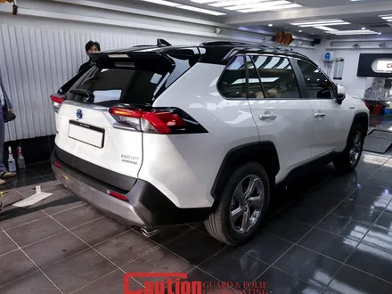 TOYOTA RAV4 첨단 기능의 집약!  탑폴리에 루프스킨 / 동대문,광진구,중랑구