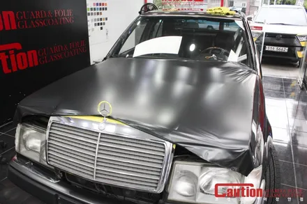 W124의 놀라운 부활! 벤츠 300E의 리스토어 사틴블랙 전체랩핑 / 동대문,광진구,중랑구