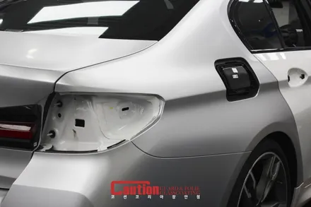 실버애로우의 명성을 빼앗을만한 BMW M550i 사틴실버 전체랩핑 / 동대문,광진구,중랑구