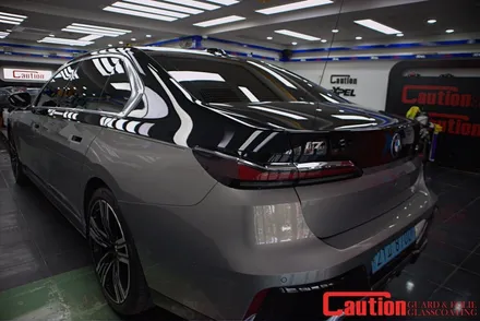 BMW I7 상단 듀오톤 고광택블랙 언제든지 바꿀 수 있는 자동차랩핑 / 동대문,광진구,중랑구