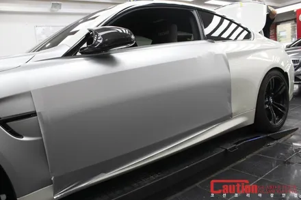 BMW M4 사틴 알루미늄 화이트 전체랩핑 / 동대문,광진구,중랑구