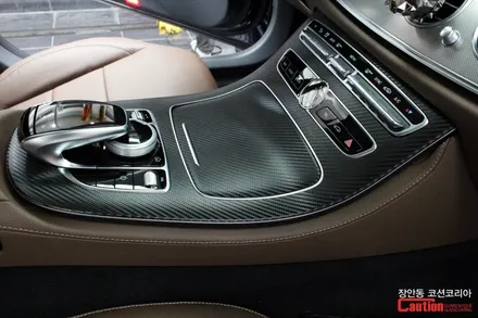 벤츠 E200 센터페시아 랩핑 - 자동차 실내랩핑 전문 장안동 코션 / 동대문,광진구,중랑구