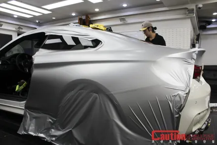BMW M4 사틴 알루미늄 화이트 전체랩핑 / 동대문,광진구,중랑구