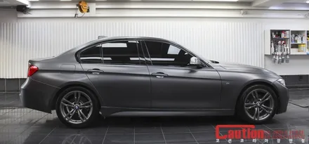 BMW (F30) 320d 실크같이 소프트한 사틴다크그레이 전체 랩핑 시공 / 동대문,광진구,중랑구