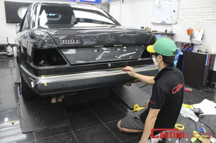 W124의 놀라운 부활! 벤츠 300E의 리스토어 사틴블랙 전체랩핑 / 동대문,광진구,중랑구