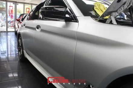실버애로우의 명성을 빼앗을만한 BMW M550i 사틴실버 전체랩핑 / 동대문,광진구,중랑구