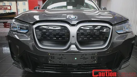 BMW IX3 블랙 키드니그릴 랩핑으로 확실한 존재감 / 동대문,광진구,중랑구