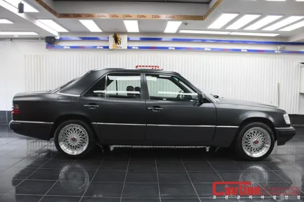 W124의 놀라운 부활! 벤츠 300E의 리스토어 사틴블랙 전체랩핑 / 동대문,광진구,중랑구