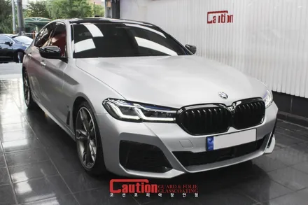 실버애로우의 명성을 빼앗을만한 BMW M550i 사틴실버 전체랩핑 / 동대문,광진구,중랑구
