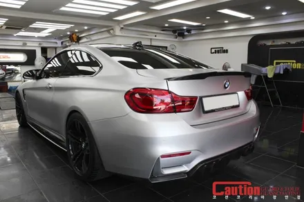 BMW M4 사틴 알루미늄 화이트 전체랩핑 / 동대문,광진구,중랑구