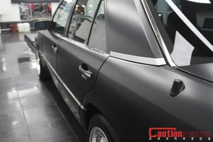 W124의 놀라운 부활! 벤츠 300E의 리스토어 사틴블랙 전체랩핑 / 동대문,광진구,중랑구