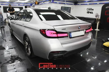 실버애로우의 명성을 빼앗을만한 BMW M550i 사틴실버 전체랩핑 / 동대문,광진구,중랑구