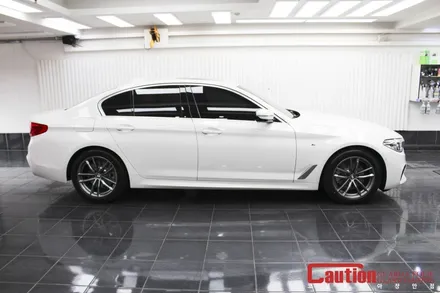 BMW 520d 순정지향적인 드레스업 튜닝. 랩핑으로 한번에 해결 / 동대문,광진구,중랑구