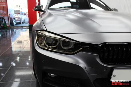 반무광 랩핑의 매력에 빠져보자! BMW 320d 사틴그레이 전체랩핑 / 동대문,광진구,중랑구