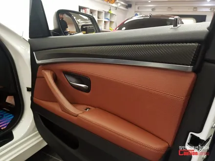 중고차도 새 차 처럼 !? 신비한 자동차 랩핑의 세계, BMW 5시리즈 PPF 생활보호패키지 + 윈도우몰딩 랩핑 + 실내랩핑 (3D카본랩핑) - 장안동 코션 / 동대문,광진구,중랑구