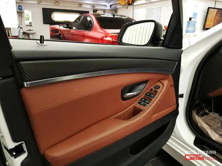 중고차도 새 차 처럼 !? 신비한 자동차 랩핑의 세계, BMW 5시리즈 PPF 생활보호패키지 + 윈도우몰딩 랩핑 + 실내랩핑 (3D카본랩핑) - 장안동 코션 / 동대문,광진구,중랑구