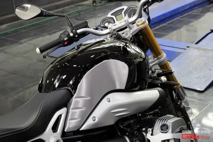BMW R 나인 T (R Nine T) 퓨엘탱크, 기름통, 주유구 카울 보호필름 PPF 시공 - 코션 코리아 장안점 / 동대문,광진구,중랑구