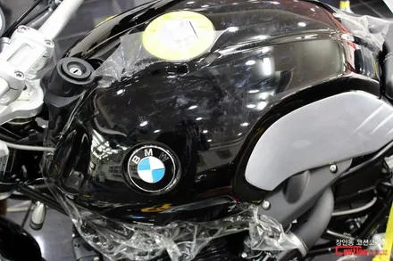 BMW R 나인 T (R Nine T) 퓨엘탱크, 기름통, 주유구 카울 보호필름 PPF 시공 - 코션 코리아 장안점 / 동대문,광진구,중랑구