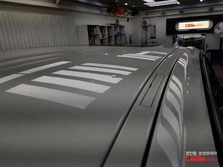 흰 차라면 필수! 자동차 루프스킨, BMW 3시리즈 3M 1080 유광블랙 루프스킨 시공 - 장안동 코션 코리아 / 동대문,광진구,중랑구